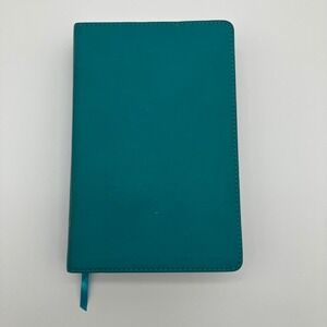 Crossway Student Study Bible ESV 8.5x5.5 Teal TruTone‎ Leather Cover